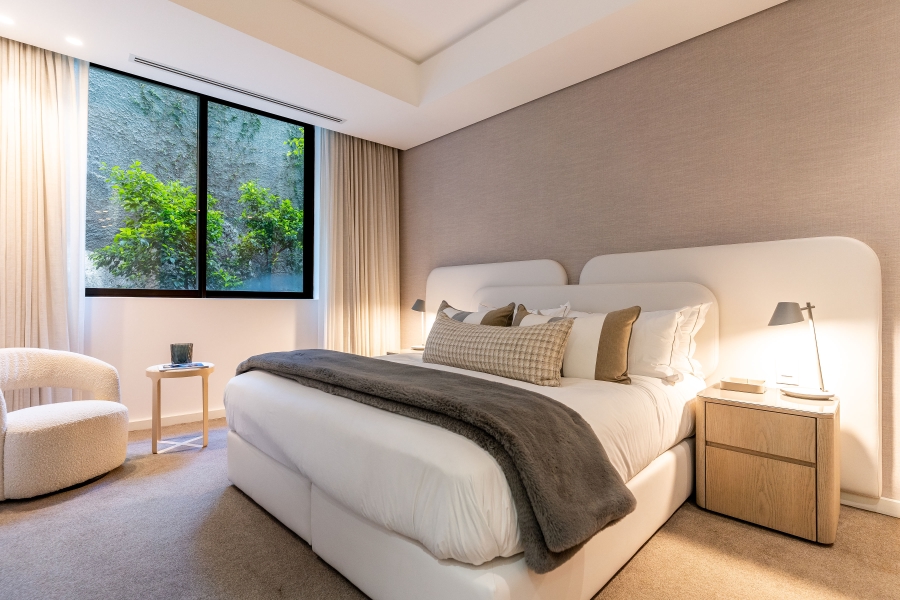 5 Bedroom Property for Sale in Clifton Western Cape